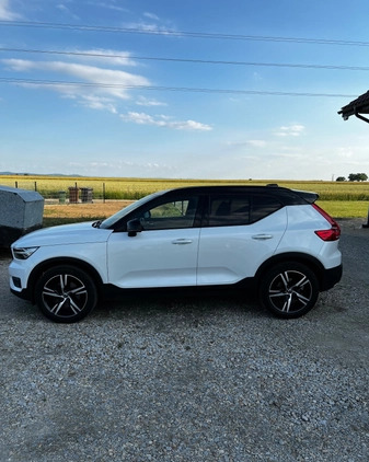Volvo XC 40 cena 123000 przebieg: 166000, rok produkcji 2018 z Lewin Brzeski małe 232